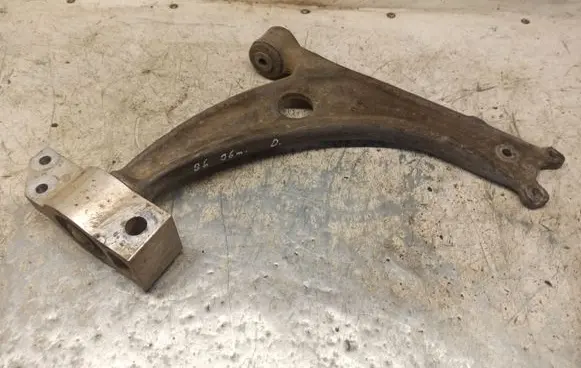 Volkswagen PASSAT B6 Front lower control arm/wishbone