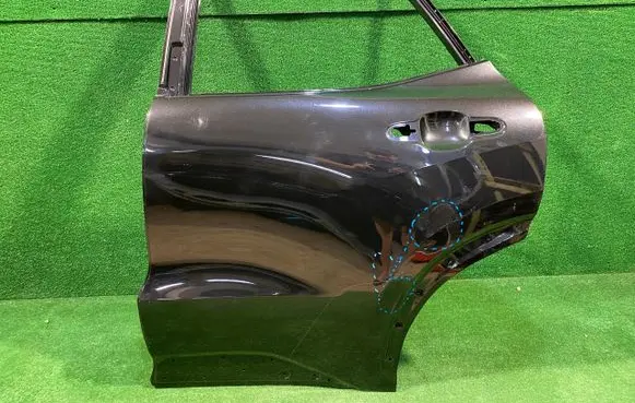 Lexus LBX Rear door