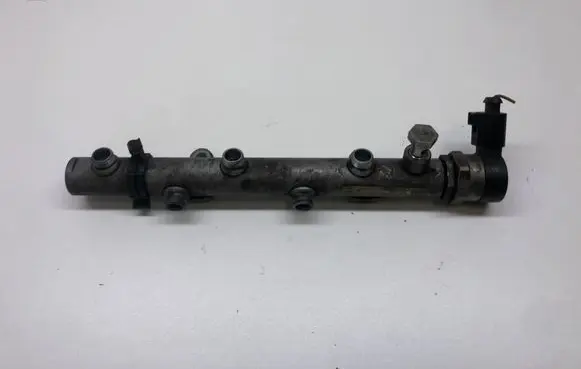 Audi A4 S4 B7 8E 8H Fuel main line pipe 057130764F 0281002854 059130090AF