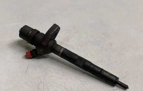 KIA Sorento Fuel injector 0445110275 338004A500