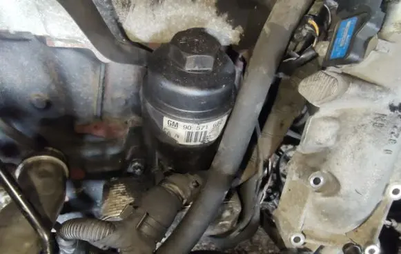 Saab 9-3 Ver2 Oil filter cover 90571672