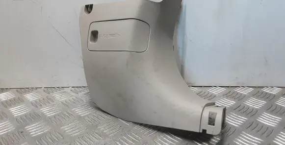 Foot area side trim