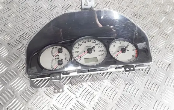 Mazda 323 F Speedometer (instrument cluster)