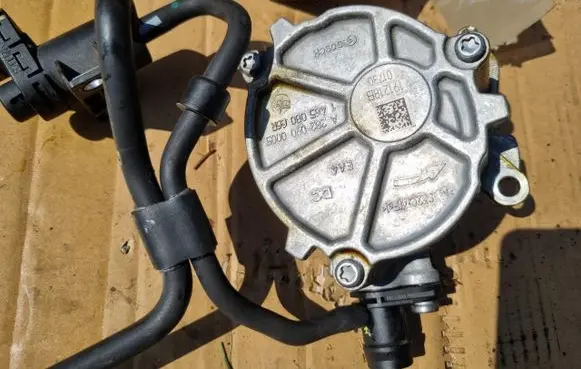 Nissan Qashqai Vacuum pump A2820900005