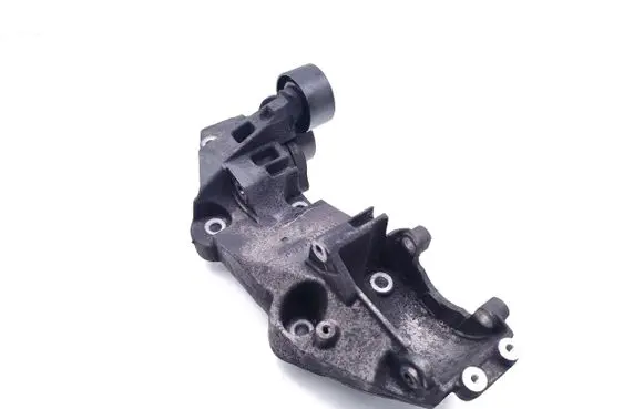 Nissan Qashqai Generator/alternator bracket 8200527320