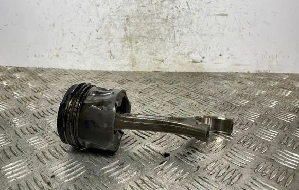 Jeep Grand Cherokee Piston with connecting rod