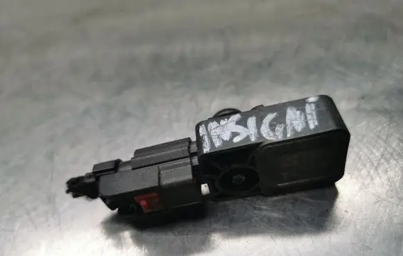 Opel Insignia A Airbag deployment crash/impact sensor 13502341