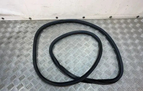 Mitsubishi Outlander IV Rubber seal rear door 