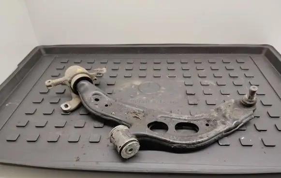BMW 2 F45 Front lower control arm/wishbone