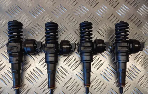 Skoda Octavia Mk2 (1Z) Fuel injectors set 038130073BN