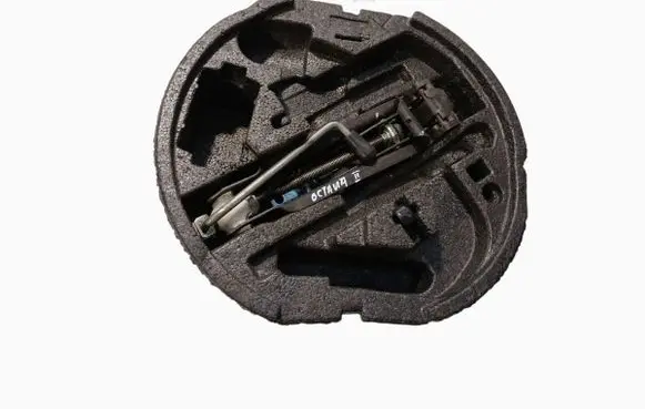 Skoda Octavia Mk2 (1Z) Tool set 1Z0012115