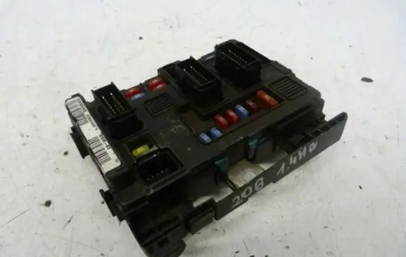 Citroen Berlingo Fuse module 9650618480