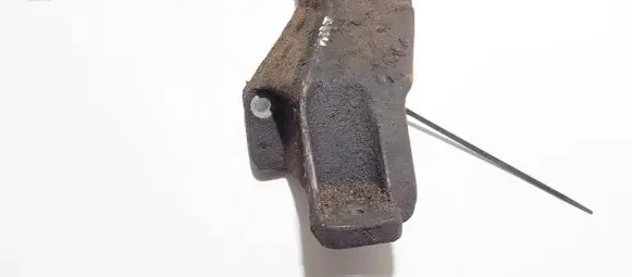 Audi A4 S4 B5 8D Engine mounting bracket 8d0199307l