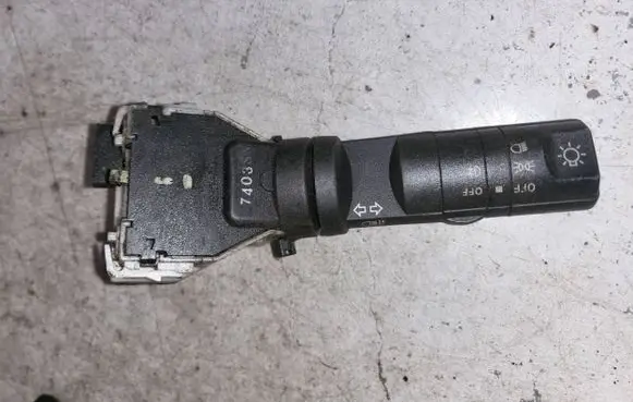 Nissan Navara D40 Indicator stalk 14425