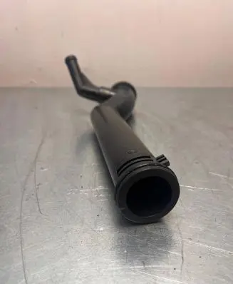 Volkswagen Polo IV 9N3 Engine coolant pipe/hose VB8CZ
