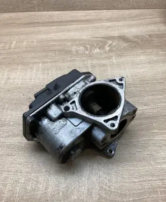 Volkswagen PASSAT B6 EGR valve 03L131501K CBA
