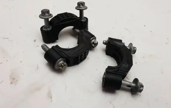 BMW 1 E82 E88 Engine mounting bracket
