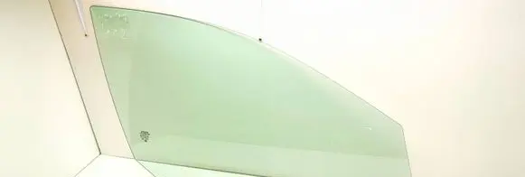 Volvo V70 Front door window glass four-door