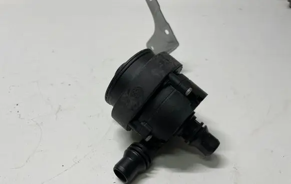 BMW 1 F20 F21 Electric auxiliary coolant/water pump 8605322