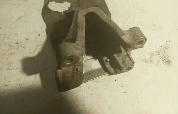 Audi A5 8T 8F Engine mounting bracket 8K0199307AQ