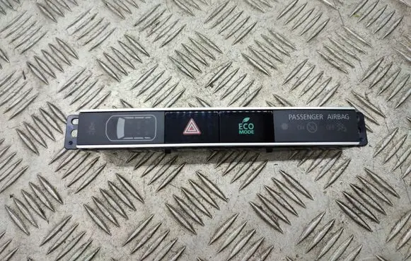Mitsubishi Outlander Other devices 8002C642