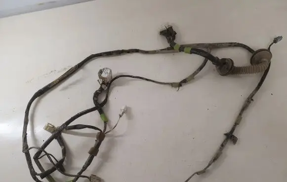 Toyota Land Cruiser (HDJ90) Tailgate/trunk wiring harness 8218460172