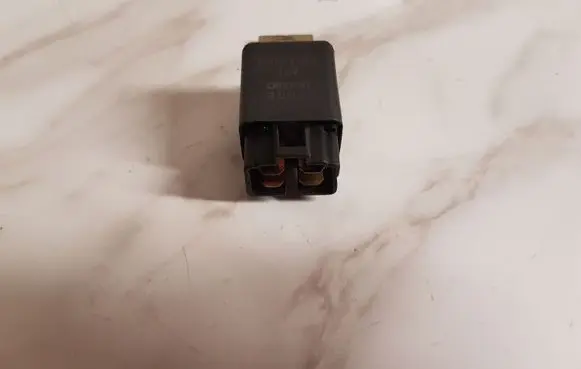 Mitsubishi Pajero Sport I Other relay MB627895