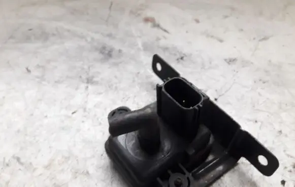Vacuum valve