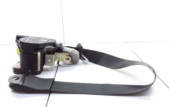 Mazda 626 Front seatbelt G44097 53875989
