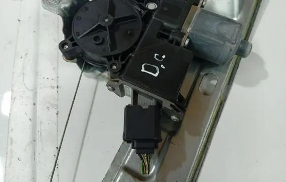 Opel Insignia A Rear door window regulator motor 915722102