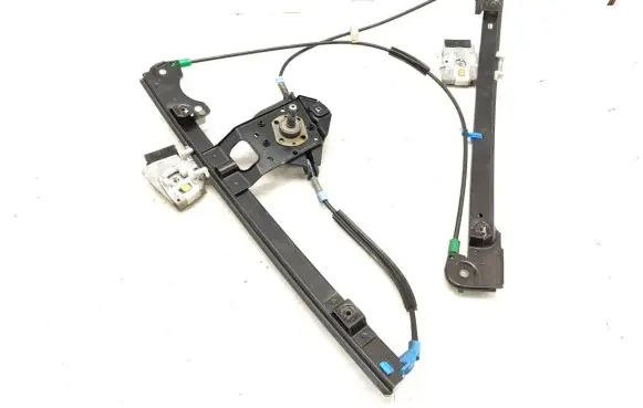 Volkswagen Golf III Front door manual window regulator 1H0837402B