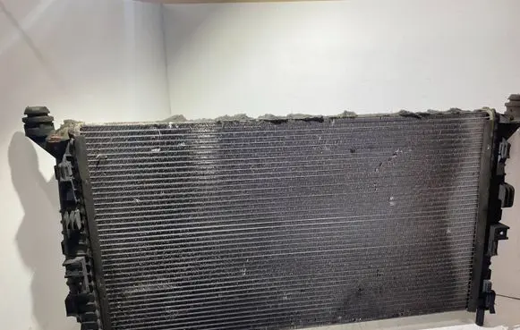 Ford Focus Coolant radiator 3M5H8005TL 20J120090