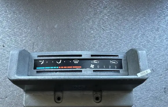 Nissan Patrol 260 Climate control/heater control trim 27570G9801