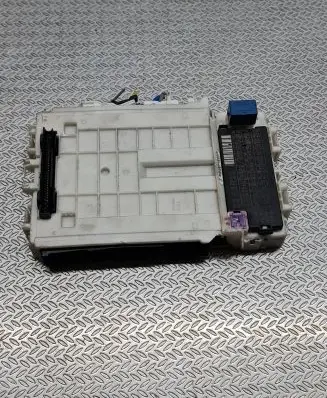 Suzuki Swift III Fuse module