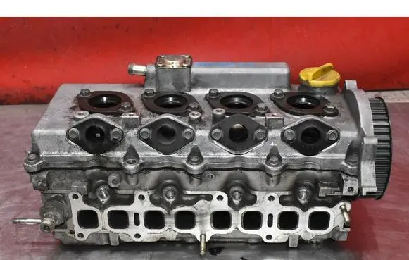 Opel Astra H Engine head 