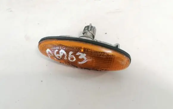 Mazda 323 Front fender indicator light 0464120 046-4120