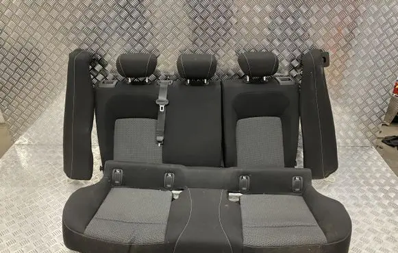 Opel Insignia B Second row seats DG15325