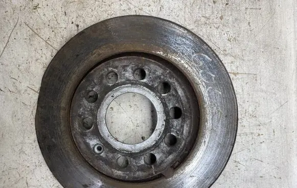 Volkswagen Golf IV Front brake disc