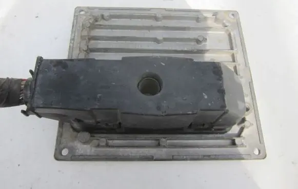 Ford Focus Engine control unit/module 4S6112A650EB