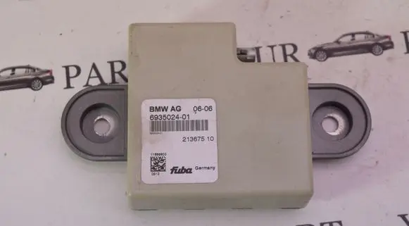 BMW 5 E60 E61 Antenna control unit 6935024