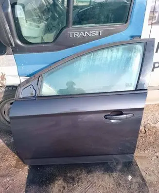 Ford Mondeo MK IV Front door 