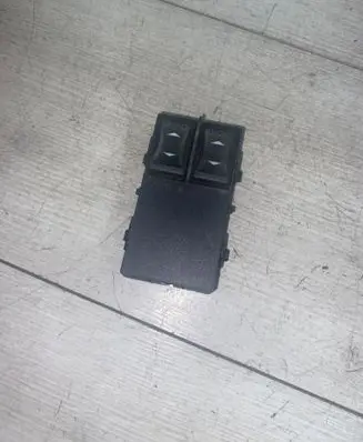 Ford Mondeo Mk III Electric window control switch 1S7T14A132 031633