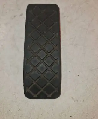Accelerator throttle pedal
