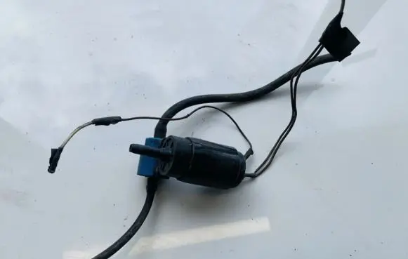 Opel Zafira B Windscreen/windshield washer pump