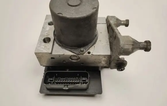 Mercedes-Benz E C207 W207 ABS Pump A2124317012