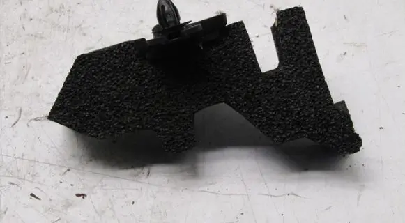 Suzuki Vitara (LY) Fender foam support/seal 72368-61M0