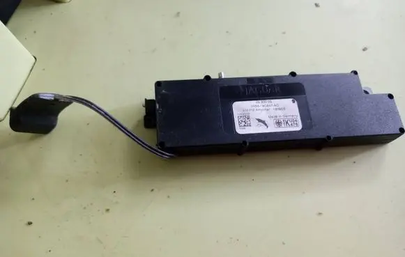 Jaguar S-Type Aerial antenna amplifier 2r83-18c847-ac