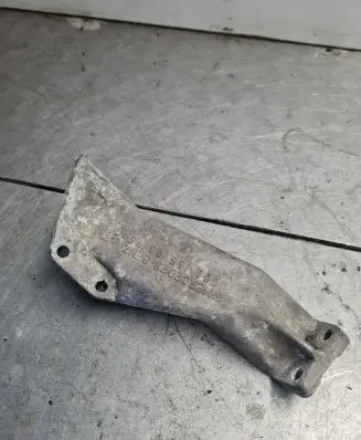 Mercedes-Benz Vito Viano W638 Generator/alternator bracket 6011550305