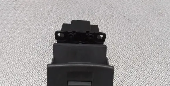 Renault Espace - Grand espace IV Hand parking brake switch 8200048590E