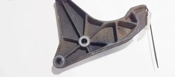 Opel Zafira A Engine mounting bracket 24403861 1340623